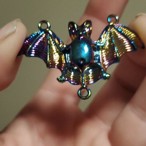 New Carved Rainbow Titanium Bat Pendant. - Picture 3 of 3